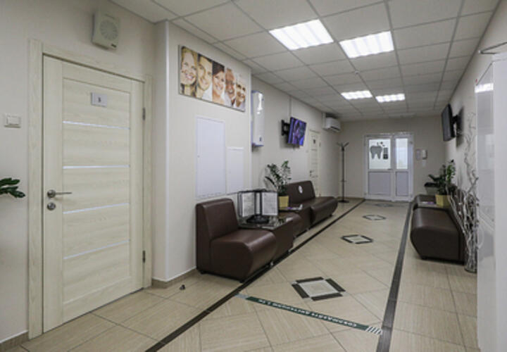 Без зубов и денег: стоматолог из Геленджика собрал с пациентов предоплату, а лечить отказался