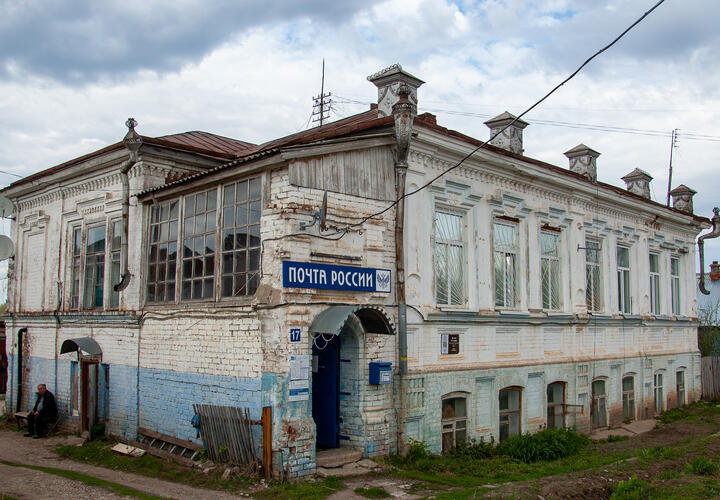 Для сельских жителей, особенно пожилых людей, это было окно в мир