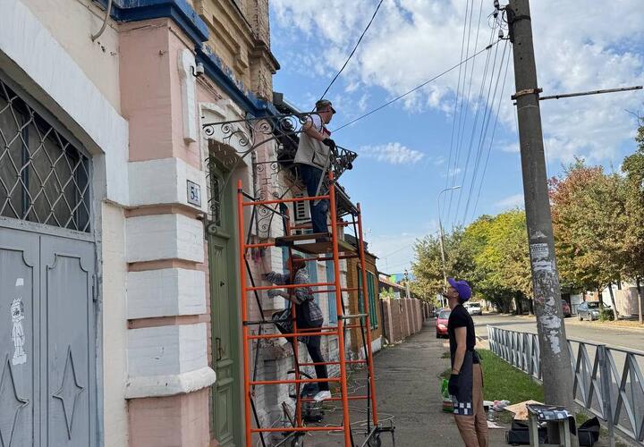 Дом Баранника находится на пересечении улиц Горького и Фрунзе