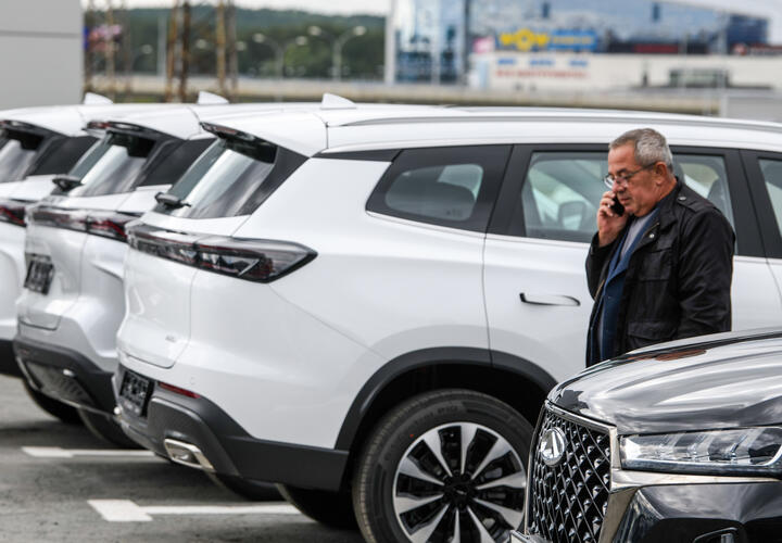 Ничего святого: в Сочи отвоёвывают парковку для людей с инвалидностью