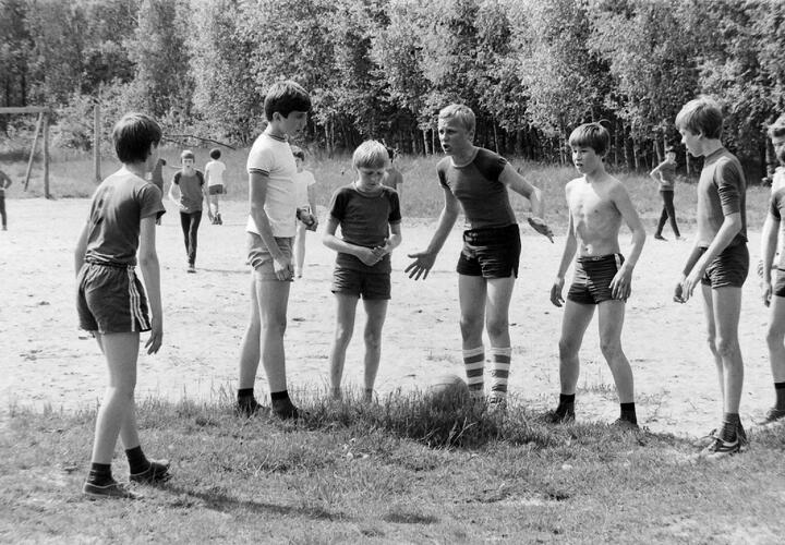 Русский язык постоянно развивается, и это касается не только слов для обозначения технологий или явлений, но и сферы нецензурной лексики и оскорблений