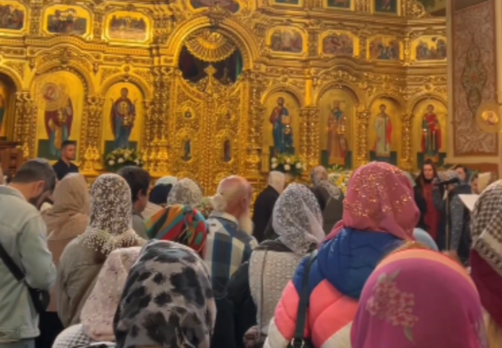 Помогает больным в исцелении: в Краснодаре встретили ковчег с частицей одной из самых почитаемых святых