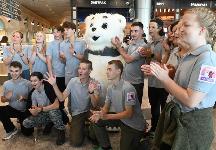 Словарь молодежного сленга: что говорят подростки в 2025 году