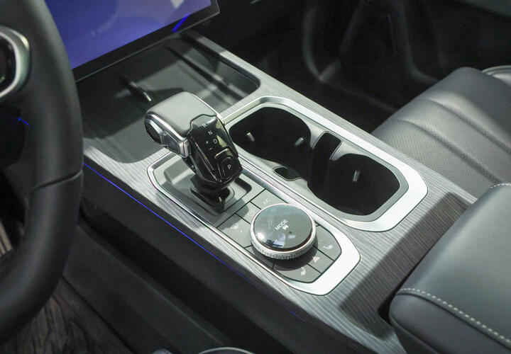 В Краснодаре приезжий нашёл в чужой машине огромные деньги и потратил их на отдых с семьёй