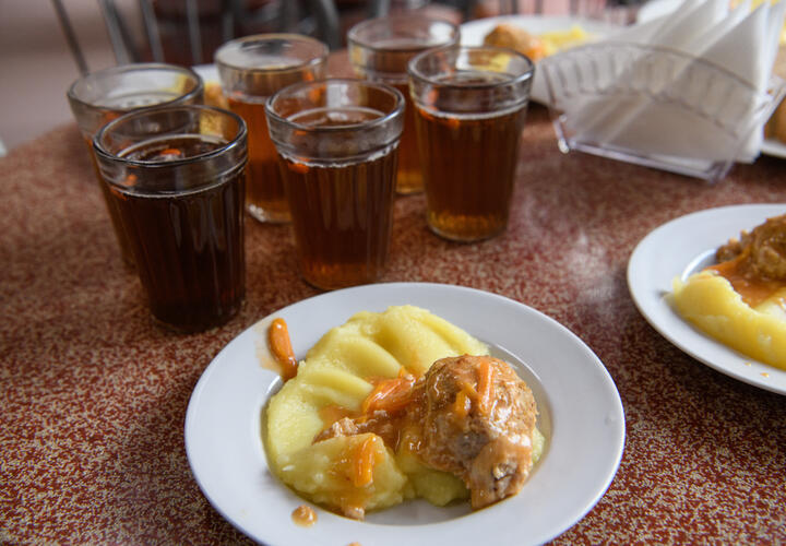 Меню контролируется министерством образования и родителями