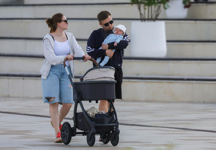 в Госдуме обсудили, как защитить женщин от давления и почему рожать детей важно для страны