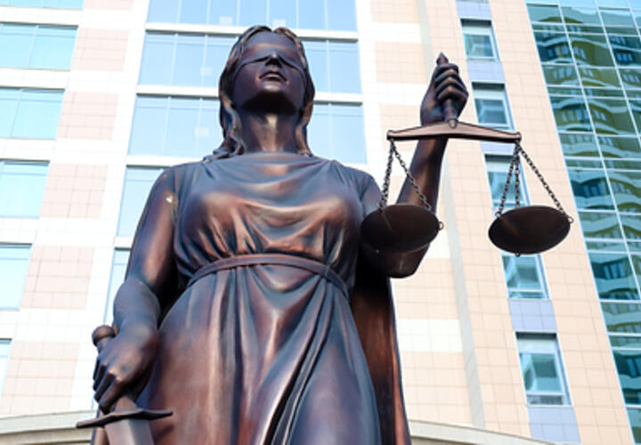 Алчного и продажного судью из Адыгеи будут судить за коррупцию