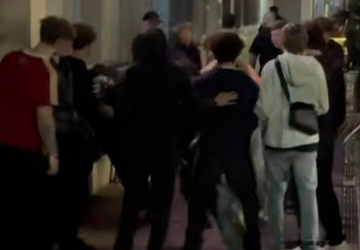 Бились без одежды: массовая драка произошла в Сочи