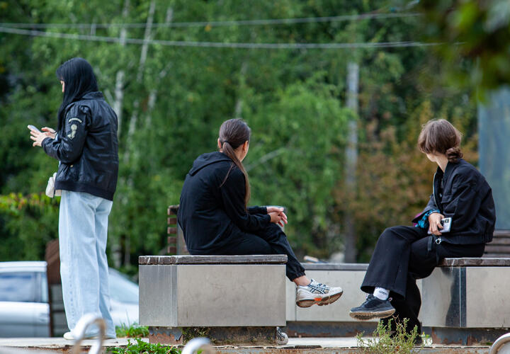 Что происходит с детьми? Двор в Краснодаре превратился в место разборок в духе 90-х