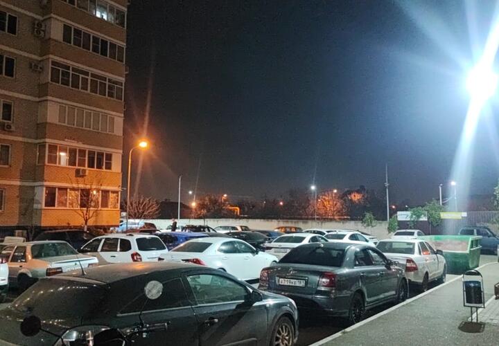 Едкий дым окутал Краснодар: жители разных районов города жалуются на неприятный запах