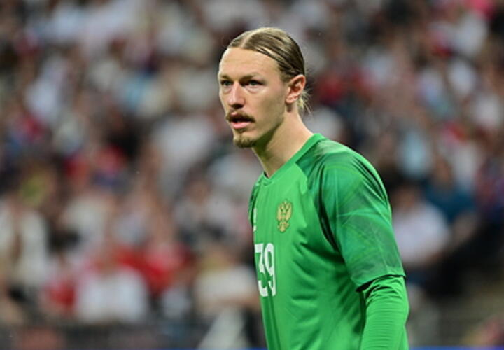 Изменял и хотел отобрать ребенка: что известно о семейной жизни и разводе экс-вратаря «Краснодара» Сафонова