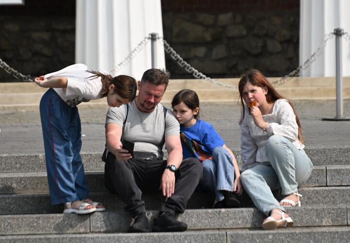 Кодовые фразы мошенников в разговорах с детьми назвали в МВД