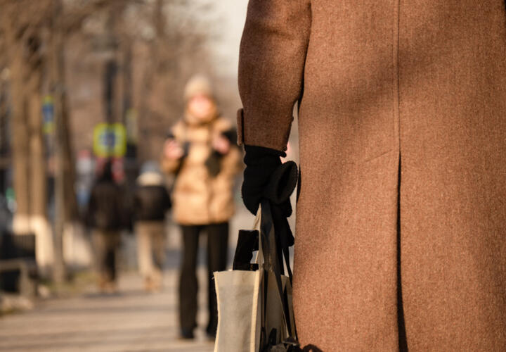 На Кубани 88-летняя бабушка отдала 800 тысяч, чтобы избежать уголовной ответственности
