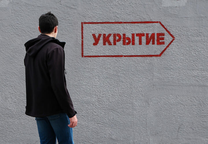 «На нас можно забить»: жители Новороссийска возмущены  запертыми дверями бомбоубежищ во время атаки