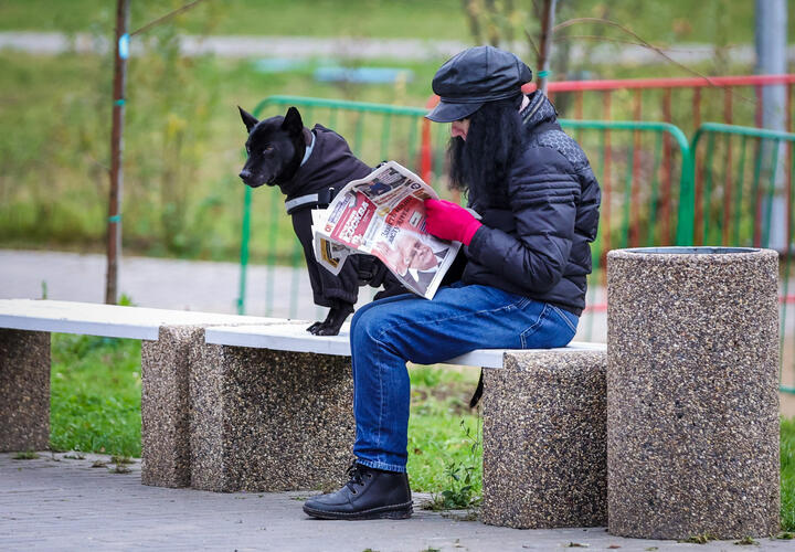 Рэпер Канье Уэст извинился за антисемитские высказывания, инвесторы Tesla одобрили выплату Илону Маску в триллион долларов: что произошло, пока вы спали