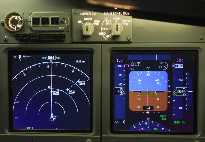 Рядом с Сочи заметили американский разведывательный самолёт