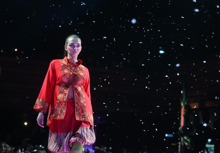 Сила, страсть и риск: в каких цветах встречать Новый 2026 год и на что обратить внимание