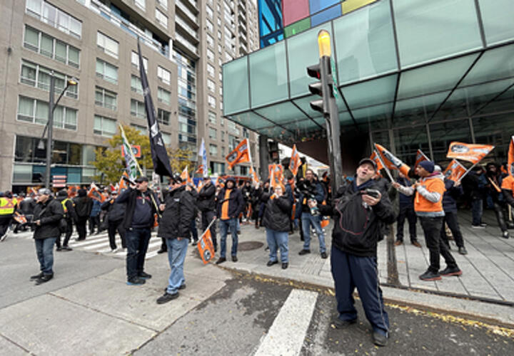 «Страна погружается в хаос»: шатдаун в США официально стал самым длительным в истории страны