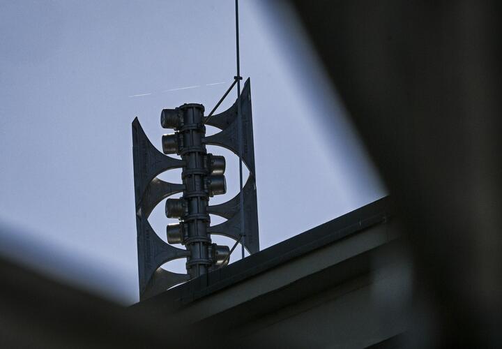 Жители сообщают о взрывах