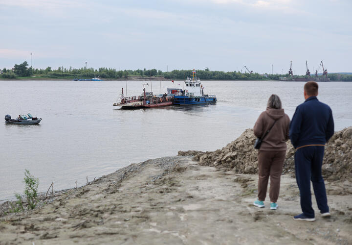 Судно так и не смогло пришвартоваться на российском курорте