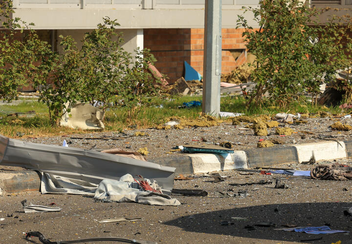 Загорелась крыша, разрушена стена, повреждён магазин: последствия украинской атаки в Славянском районе Кубани