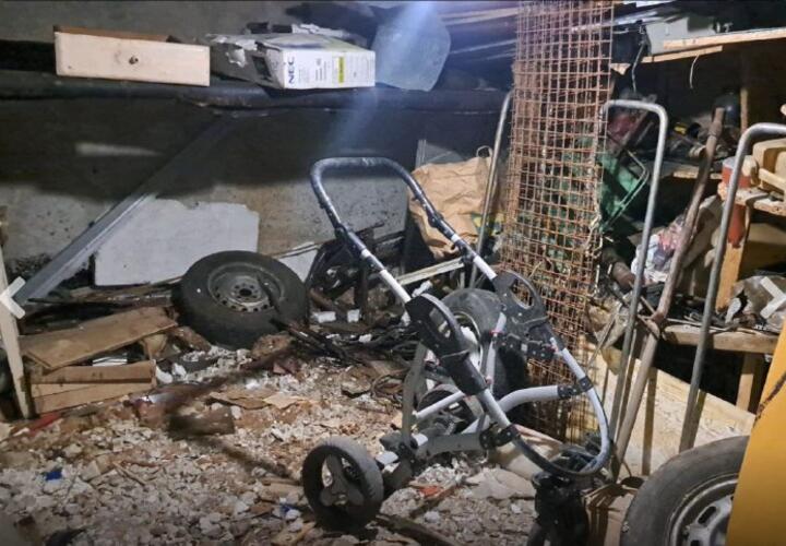 Жители многоэтажки Сочи годами выкидывали мусор в свой собственный подвал. Почему?