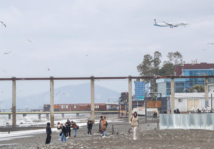 Аварии на морских судах, повреждения причалов: опасная стихия обрушится на побережье Кубани уже сегодня