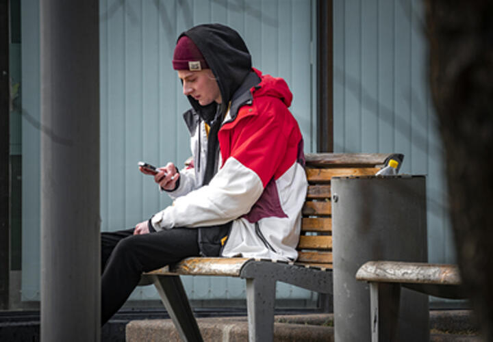 Что происходит в Краснодаре? Родители боятся отпускать детей в школы. По Сети распространяются угрозы какого-то человека с автоматом