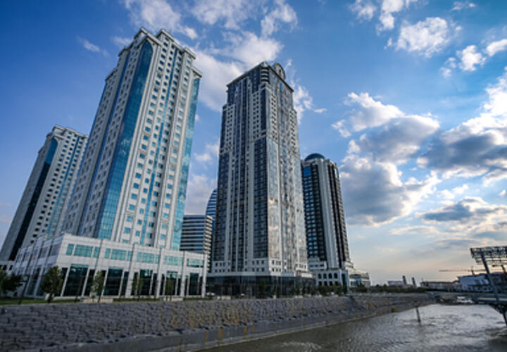 Горит «Грозный Сити» в столице Чечни. Это атака БПЛА 