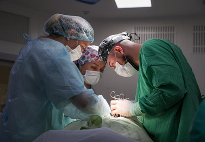 Им все по зубам: в российской больнице пациенту удалили здоровые органы вместо опухоли