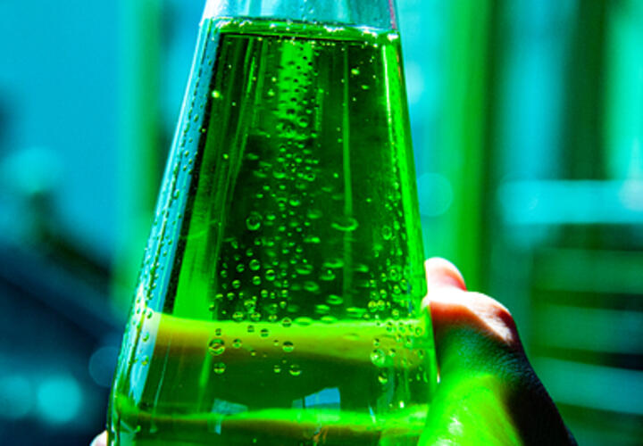 «Магнит» собирается убрать с полок опасный напиток с содержанием ацетона