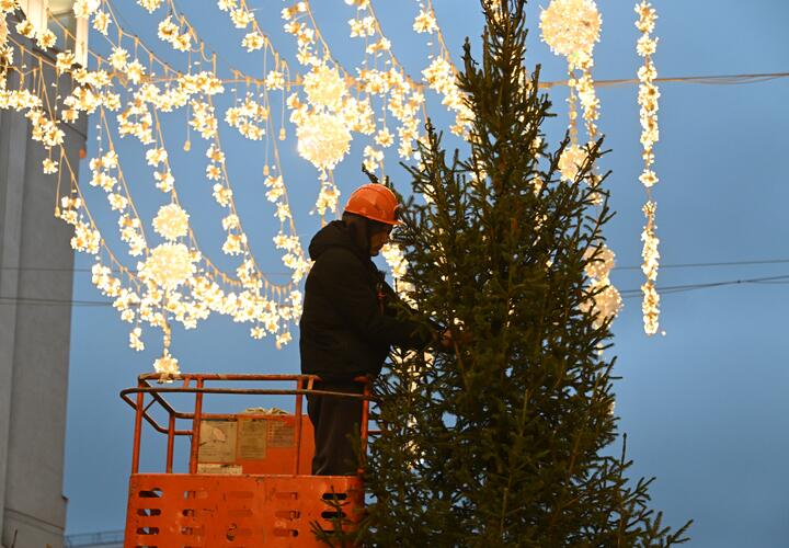 Новогодняя гирлянда на фасаде дома может дорого обойтись - штраф до 15 тысяч