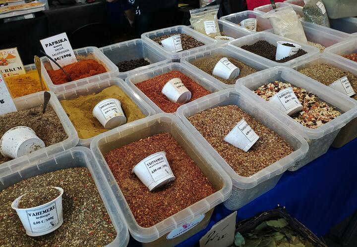 Специю используют в чае, кофе, десертах и мясных блюдах