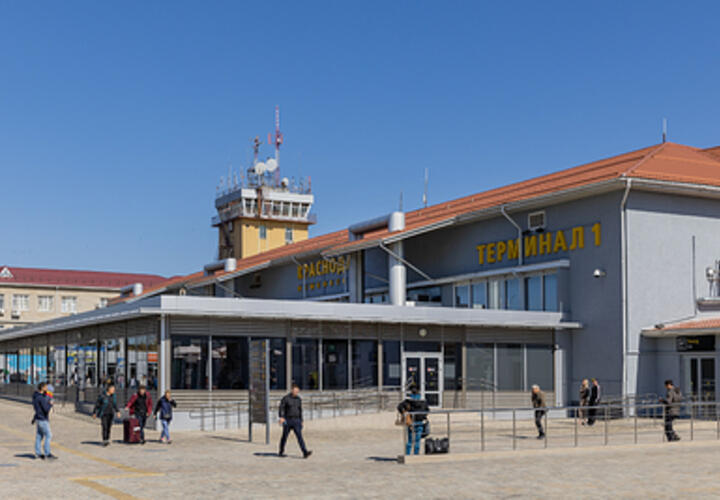 В аэропорту Краснодара на вылет и прилет задерживаются около 30 рейсов