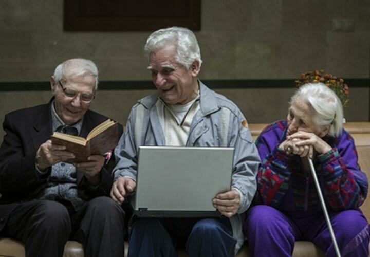 В Краснодаре пожилым людям расскажут о цифровом рубле и финансовой безопасности