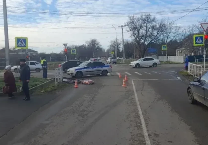 В Краснодарском крае ученик на КамАЗе сбил пожилую велосипедистку 