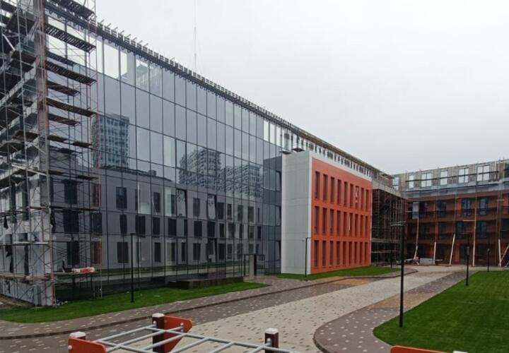 В Сочи наконец-то завершается возведение школы-долгостроя в микрорайоне Бытха