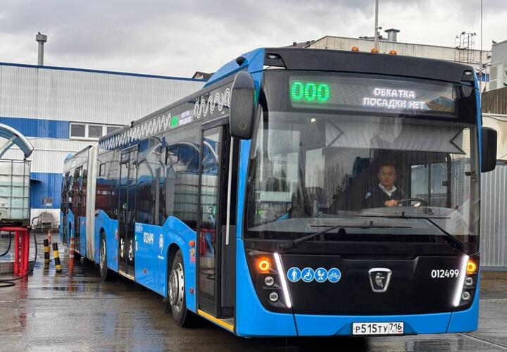 В Сочи проходит испытание новый автобус-гармошка