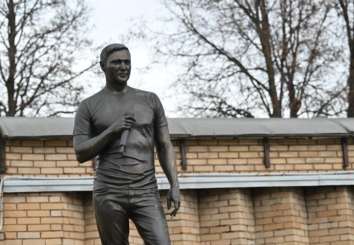 Заврался: продюсер Ласкового мая Разин, объявленный в розыск за мошенничество, всё ещё надеется вернуть права на песни музыкальной группы