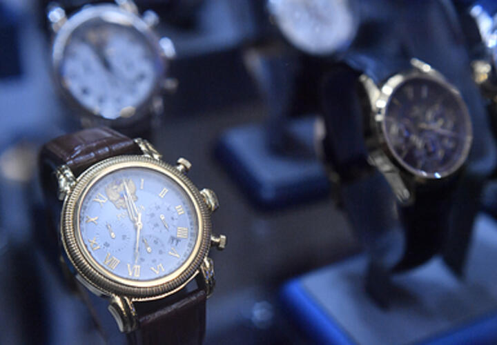 Земли, ружья и часы: имущество экс-депутата из Новороссийска уходит с молотка