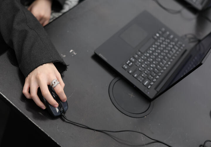 Жена Зеленского отправила детей на поругание, в Сочи нашли розовый чемодан с деньгами: ТОП-5 за 4 декабря 