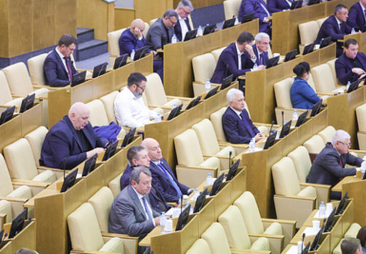 Госдума приняла в первом чтении законопроект о трудовых гарантиях ветеранам СВО