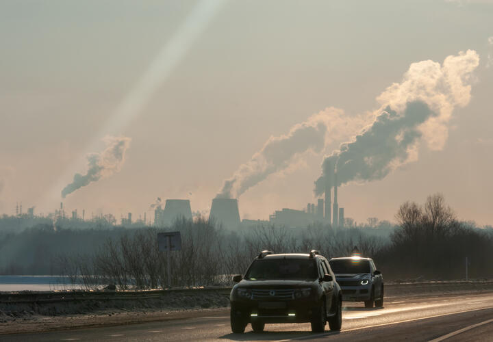 Ильский НПЗ загорелся в результате украинской атаки на Кубань