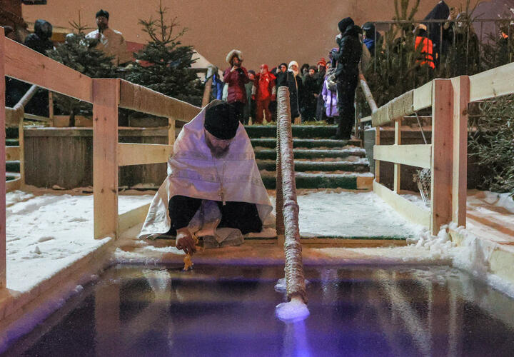 Расскажем, кому стоит отказаться от погружения в ледяную воду