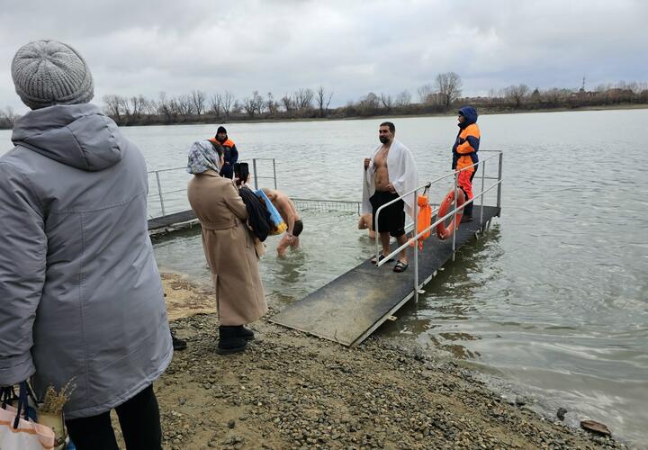 Краснодарцам рассказали, где купаться на Крещение, 19 января
