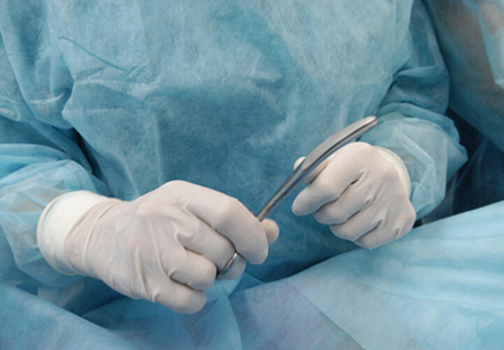 Краснодарка отправилась в другой регион, чтобы сделать красивую грудь, а ее изуродовали