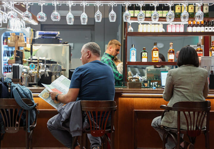 Крупные сети общепита в РФ массово закрываются на фоне роста издержек