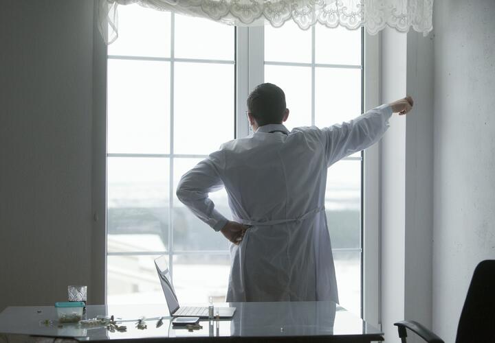 Мальчика Валю, которому порвали лицо хаски в Сочи, положили на операцию