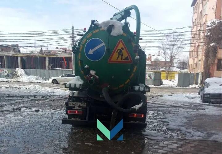 Машины тонут: в Краснодаре после скользких дорог началась другая беда