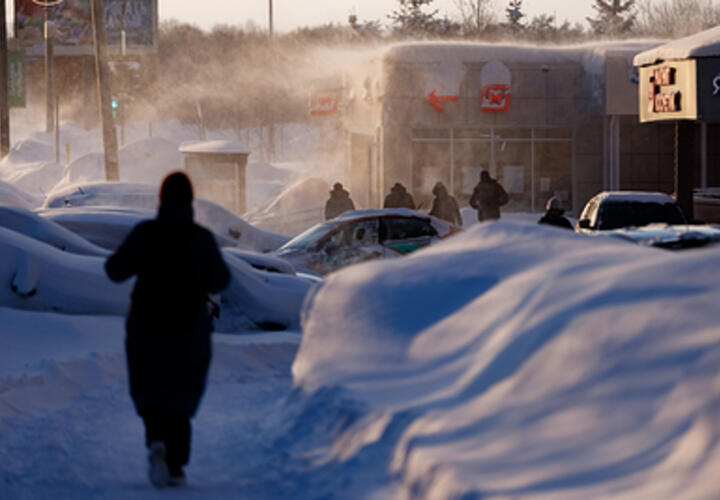 Не прошло и недели: в Апшеронском районе Кубани восстановили подачу света и тепла